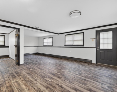 9 Bay Beach Avenue - Photo Thumbnail 21