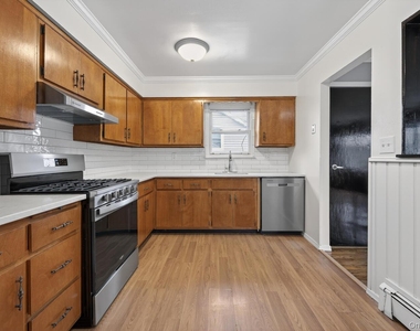 9 Bay Beach Avenue - Photo Thumbnail 8