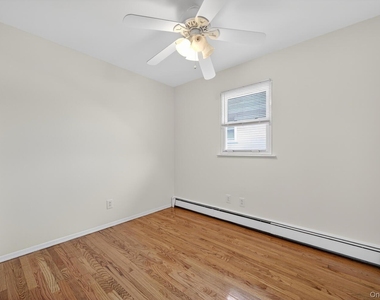 9 Bay Beach Avenue - Photo Thumbnail 11