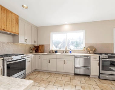 1443 Park Street - Photo Thumbnail 5