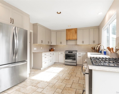 1443 Park Street - Photo Thumbnail 6