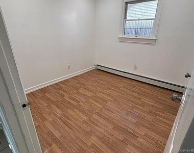 61 Montgomery Avenue - Photo Thumbnail 6