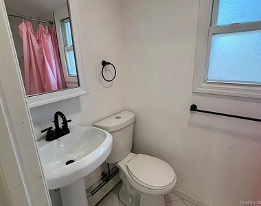 61 Montgomery Avenue - Photo Thumbnail 11