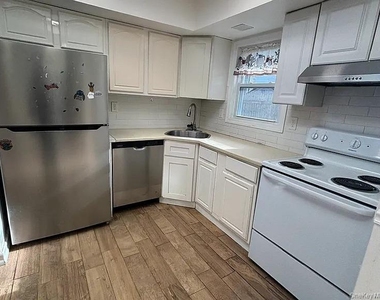 61 Montgomery Avenue - Photo Thumbnail 2