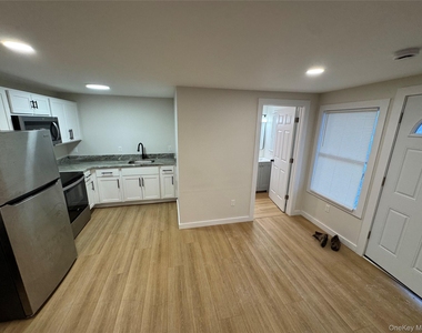 98 E Market Street - Photo Thumbnail 1