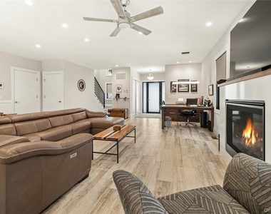 55 S Phillips Avenue - Photo Thumbnail 5