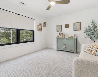 55 S Phillips Avenue - Photo Thumbnail 26