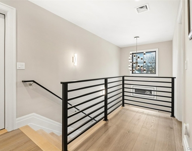 55 S Phillips Avenue - Photo Thumbnail 21