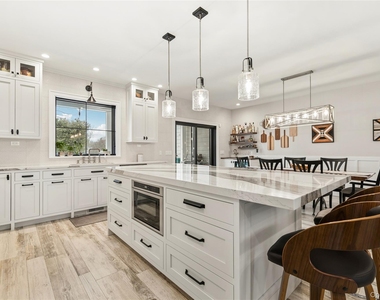 55 S Phillips Avenue - Photo Thumbnail 13