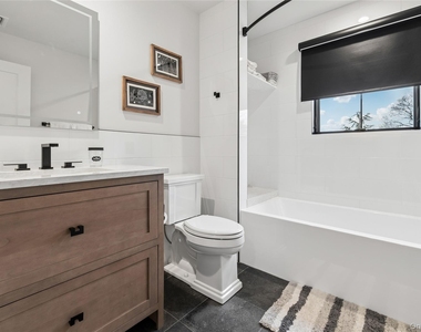 55 S Phillips Avenue - Photo Thumbnail 25