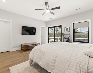 55 S Phillips Avenue - Photo Thumbnail 27