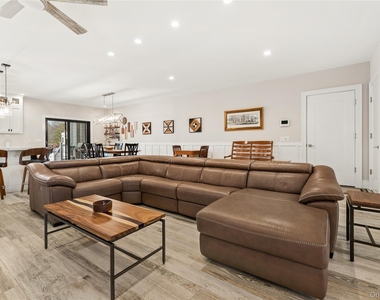 55 S Phillips Avenue - Photo Thumbnail 3