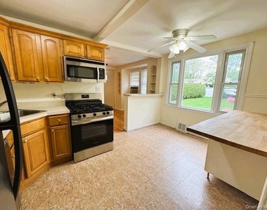 42 Hamilton Road - Photo Thumbnail 8