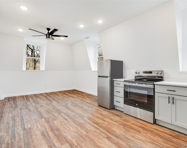 81 Market Street - Photo Thumbnail 1