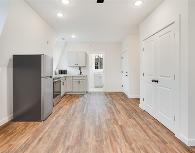 81 Market Street - Photo Thumbnail 4