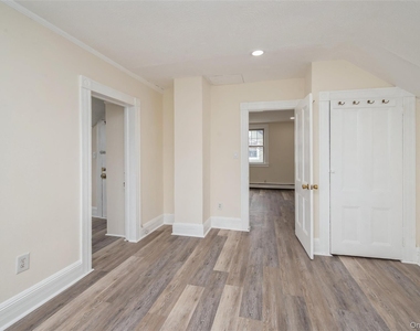 36 Tyler Avenue - Photo Thumbnail 13