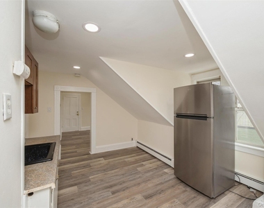 36 Tyler Avenue - Photo Thumbnail 6
