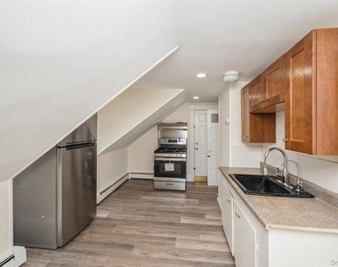 36 Tyler Avenue - Photo Thumbnail 5