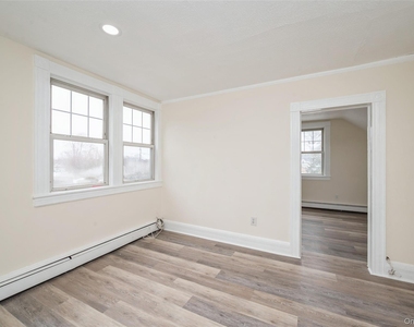 36 Tyler Avenue - Photo Thumbnail 11