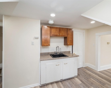 36 Tyler Avenue - Photo Thumbnail 7