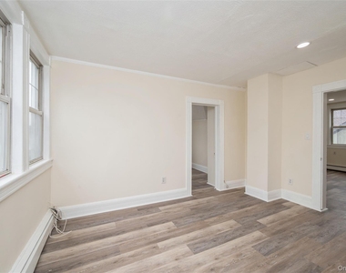 36 Tyler Avenue - Photo Thumbnail 12