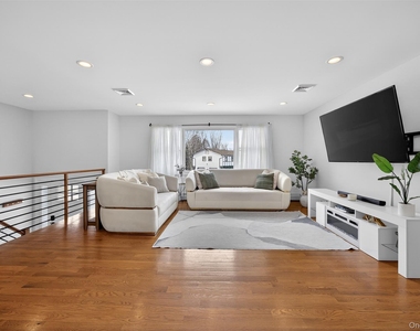 4 Millard Circle - Photo Thumbnail 6