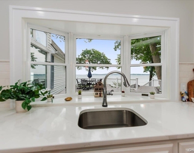 100 W Shore Drive - Photo Thumbnail 21