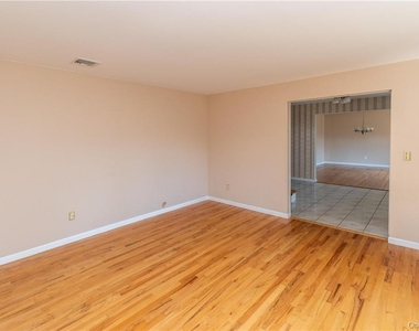 11 Peterson Road - Photo Thumbnail 8