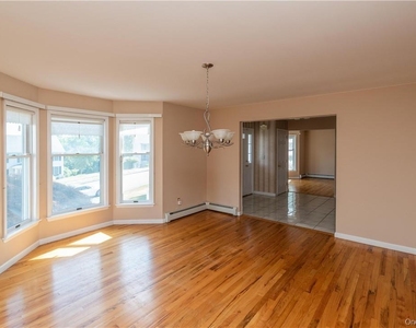 11 Peterson Road - Photo Thumbnail 6