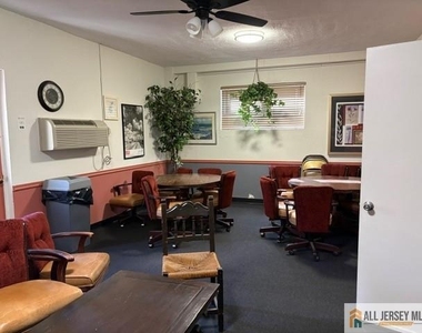 123 S Adelaide Avenue - Photo Thumbnail 21