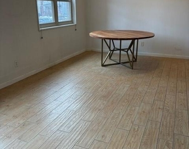 123 S Adelaide Avenue - Photo Thumbnail 4
