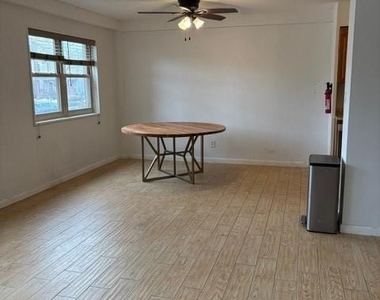 123 S Adelaide Avenue - Photo Thumbnail 6