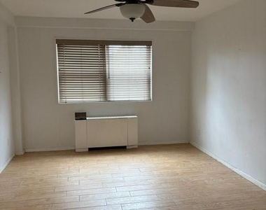 123 S Adelaide Avenue - Photo Thumbnail 8
