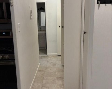 123 S Adelaide Avenue - Photo Thumbnail 12