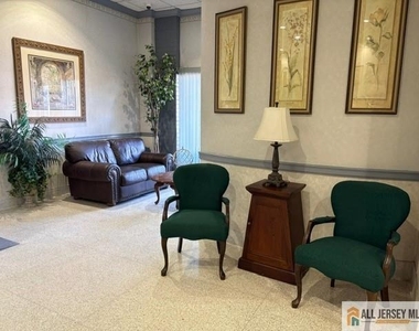 123 S Adelaide Avenue - Photo Thumbnail 24