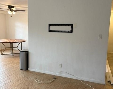 123 S Adelaide Avenue - Photo Thumbnail 7