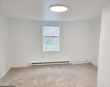233 Kern Street - Photo Thumbnail 9