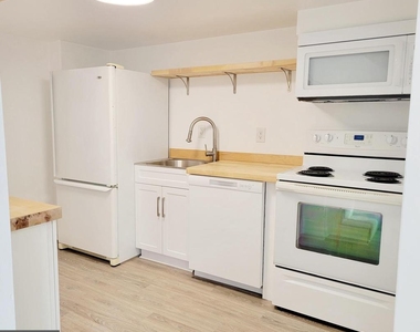 233 Kern Street - Photo Thumbnail 5