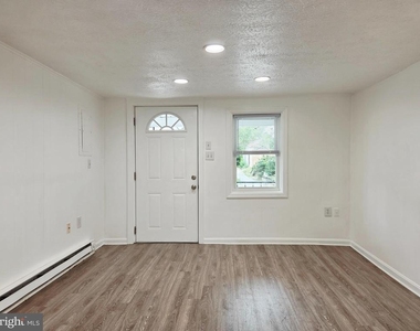 233 Kern Street - Photo Thumbnail 3