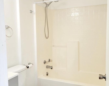 233 Kern Street - Photo Thumbnail 6