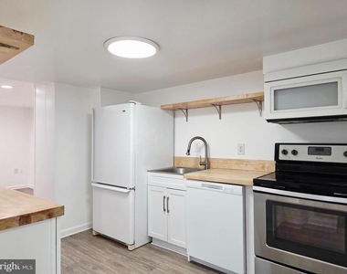 233 Kern Street - Photo Thumbnail 5