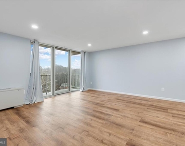 4520 King Street - Photo Thumbnail 16