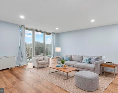 4520 King Street - Photo Thumbnail 3