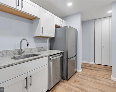 4520 King Street - Photo Thumbnail 12