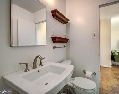 3000 Spout Run Pkwy - Photo Thumbnail 6