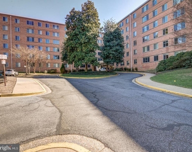 3000 Spout Run Pkwy - Photo Thumbnail 1