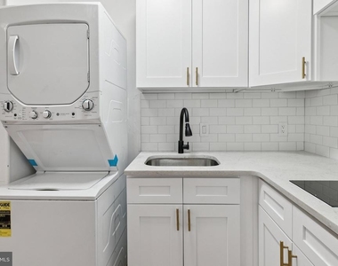 1225 Spruce Street - Photo Thumbnail 6
