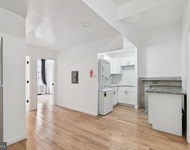 1225 Spruce Street - Photo Thumbnail 3