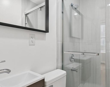 1225 Spruce Street - Photo Thumbnail 18