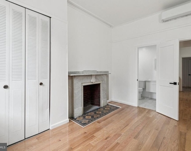 1225 Spruce Street - Photo Thumbnail 11